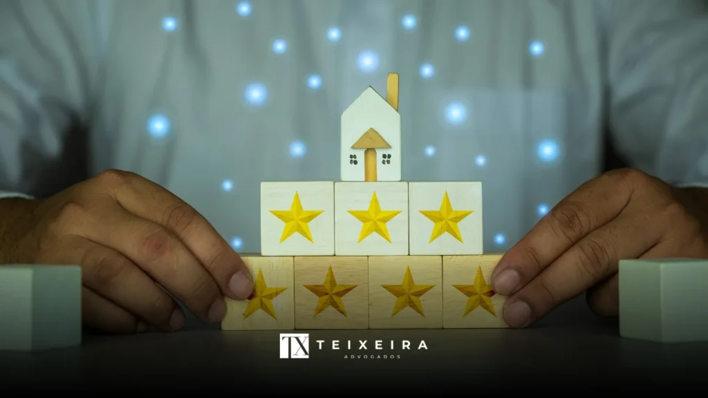 Excelência do advogado de inventário em Brasília DF representada com uma casa sobre diversos blocos com estrelas em formato de pirâmide.